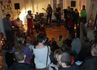 Mit der Schatzkarte durch die Innenstadt: Das "Adventürchen" sorgt auch in diesem Jahr für adventszeitliche Abenteuer. Foto: Privat